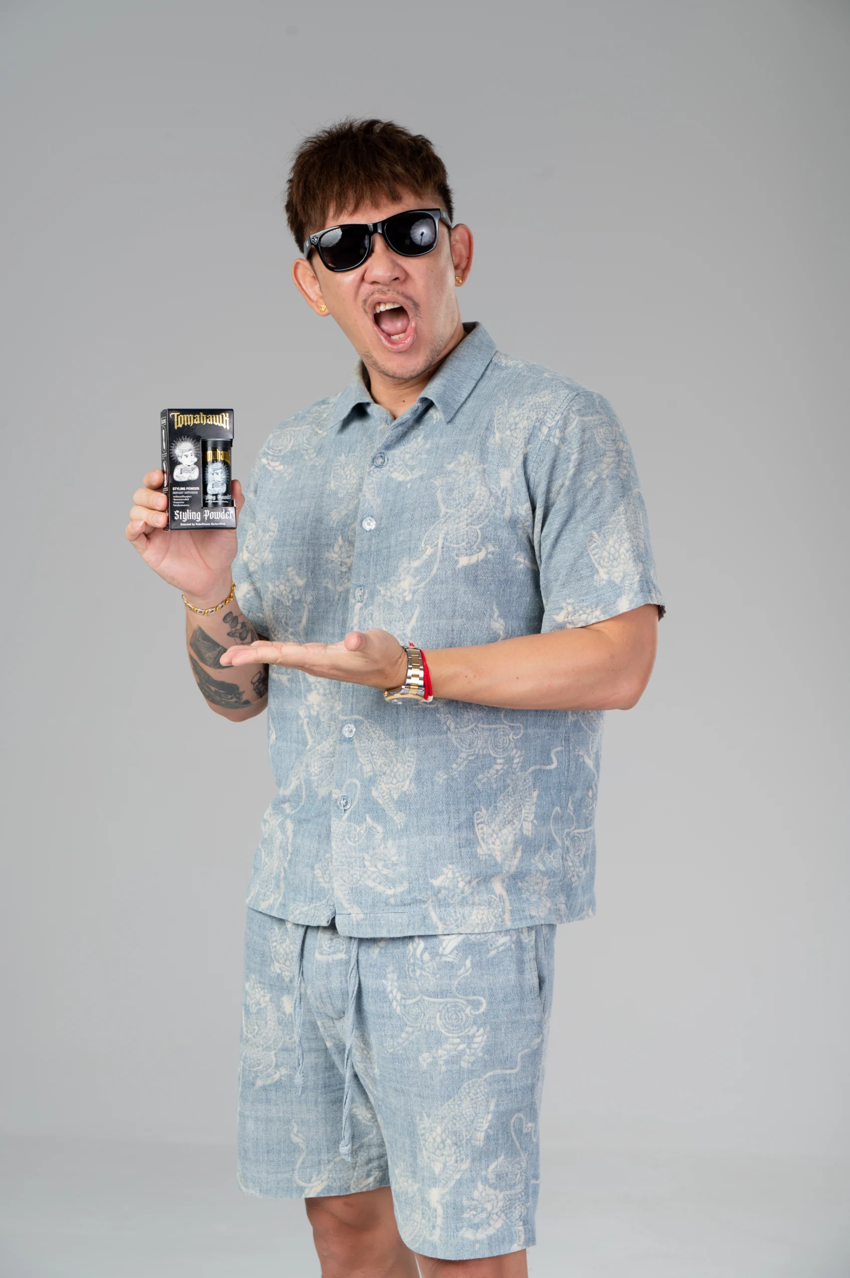 “Like” us at facebook.com/Photolista